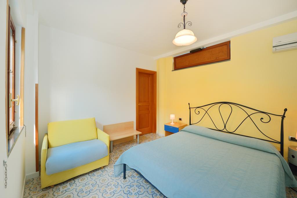 La Capannina Bed and Breakfast Procida Værelse billede