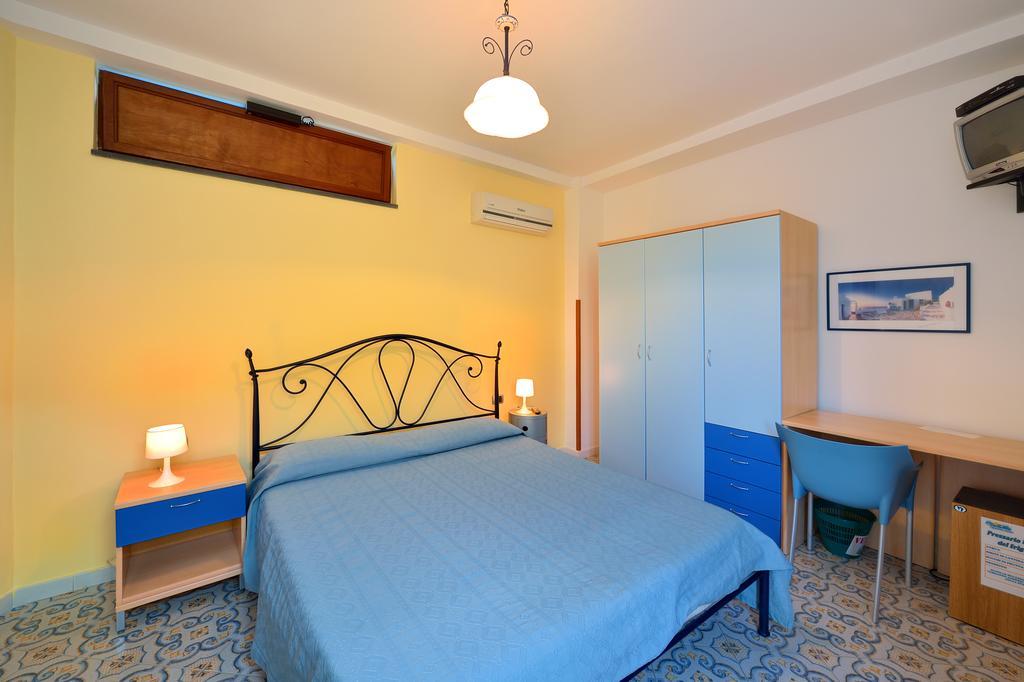 La Capannina Bed and Breakfast Procida Værelse billede