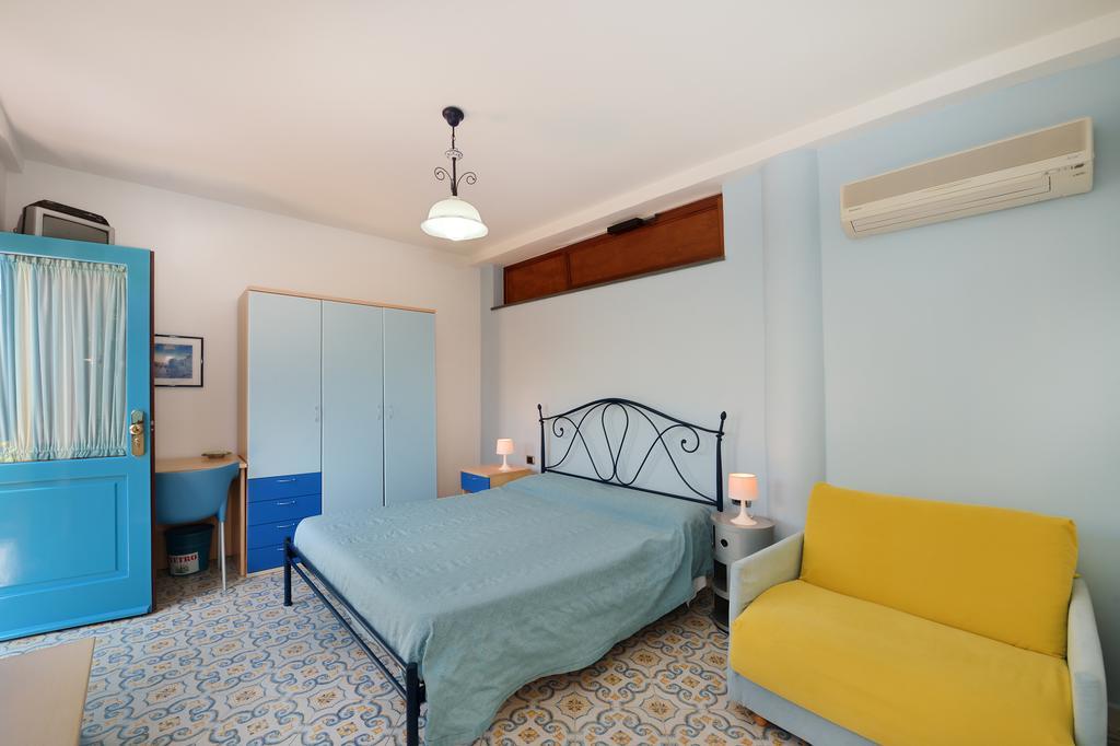 La Capannina Bed and Breakfast Procida Værelse billede
