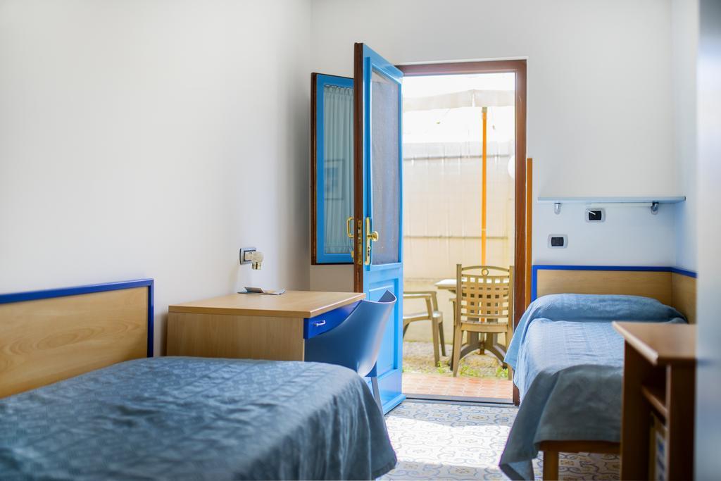 La Capannina Bed and Breakfast Procida Værelse billede